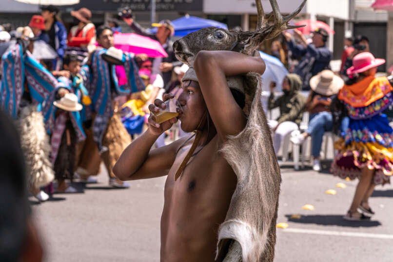 Quito-ecuador-parade-carneval-Photographer-Sabrina-Groeschke