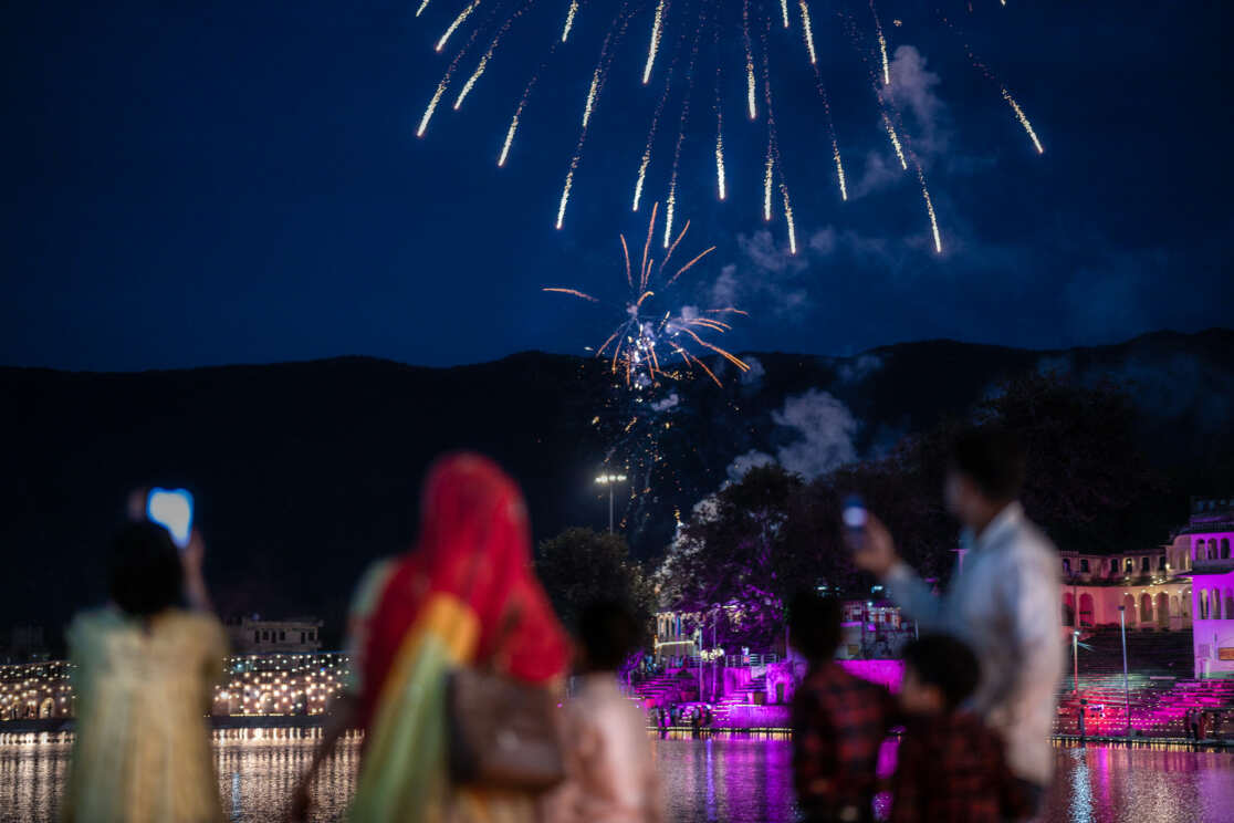 holi-festival-pushkar-firework-candelsindia-Photographer-Sabrina-Groeschke