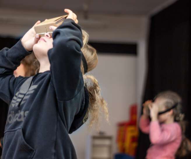 Kids-workshop-Virtual-reality-3-d-print-stencil-berlin-kosmosviertel-2018-Photo-Sabrina-Groeschke