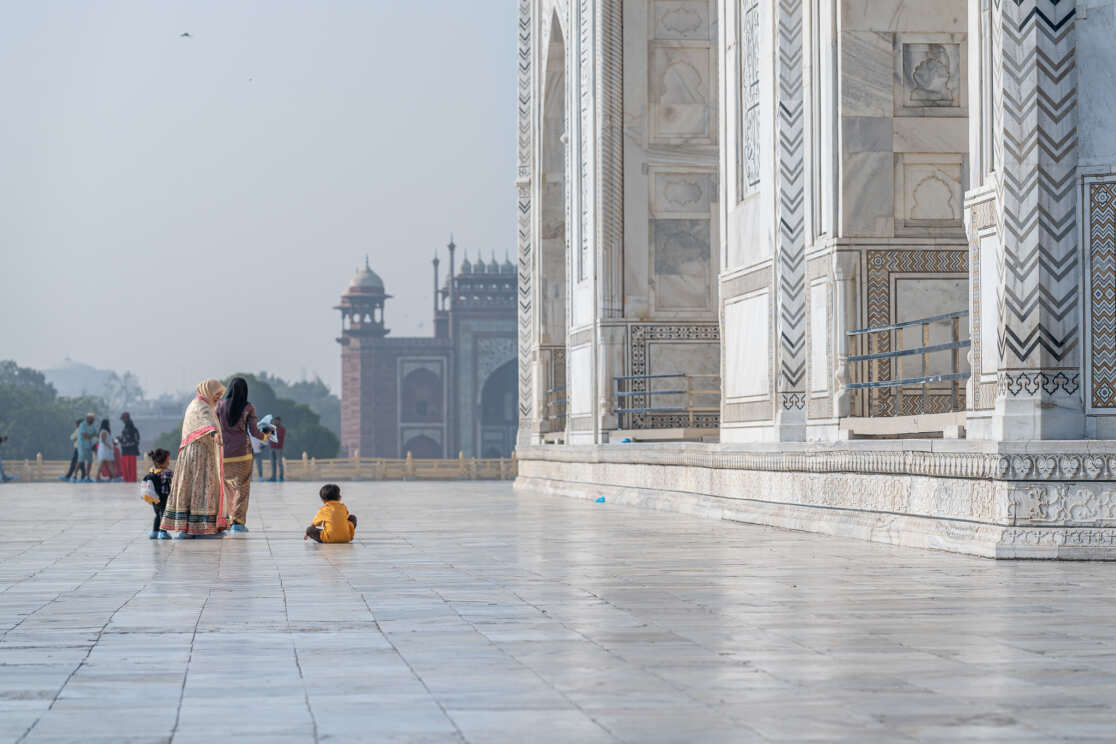 Taj-mahal-agra-india-Photographer-Sabrina-Groeschke