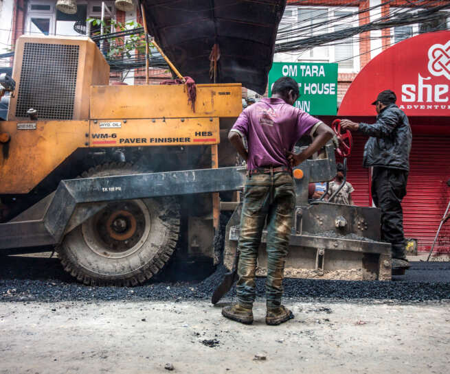 Street-building-thamel-himalaya-kathmandu-Nepal-Photographer-Sabrina-Groeschke