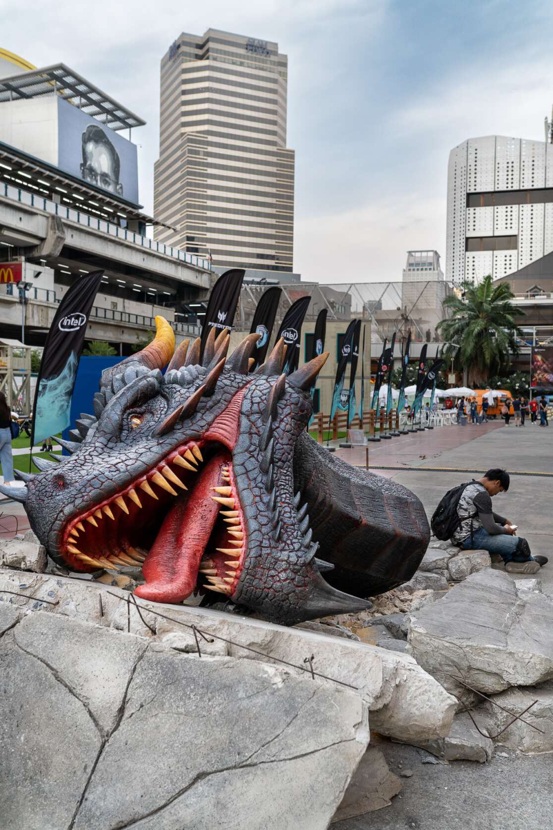 Workers and scenes on the streets of Bangkok, Thailand 2019; Photographer: Sabrina Groeschke