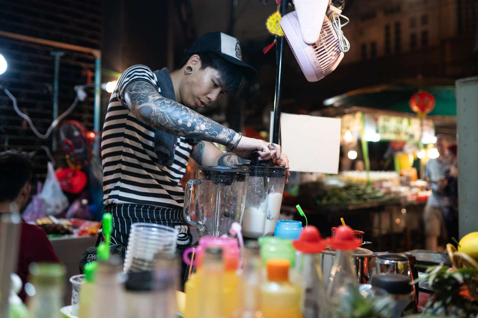 Workers and scenes on the streets of Bangkok, Thailand 2019; Photographer: Sabrina Groeschke